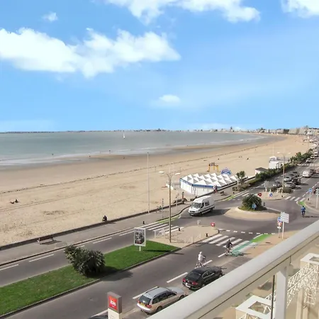 Apartment Vue A 30 M² Avec Terrasse Pornichet